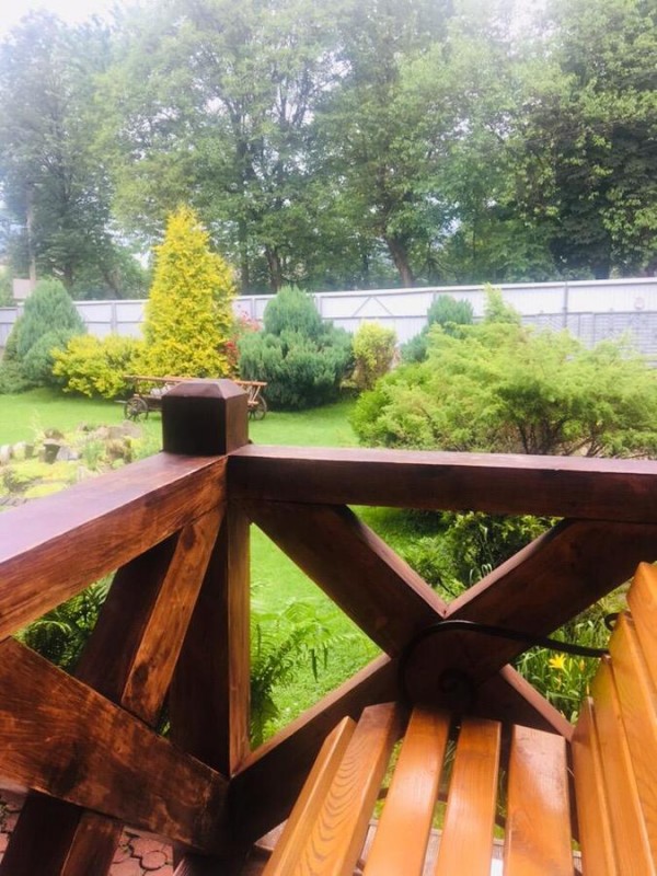 Guest House. Guest House Schulz is located in Mizhgirya. A garden and ski storage are available. I