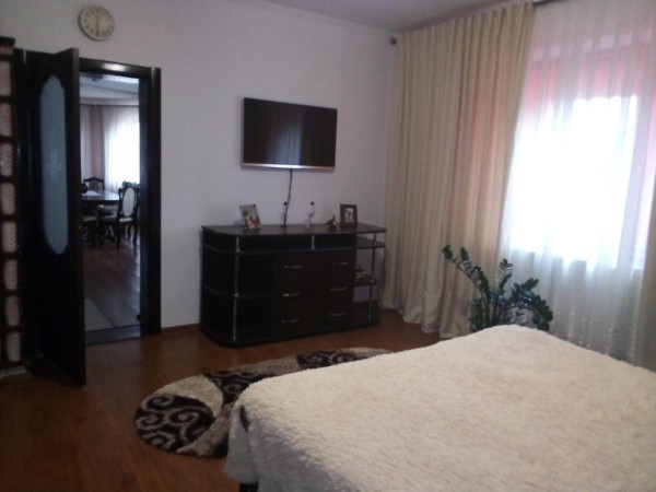 E F Гостьовий будинок