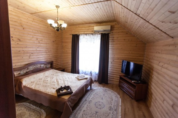 Hot sales in Polyana! Oasis Karpat Hotel is located in the picturesque village of Polyana. It offe