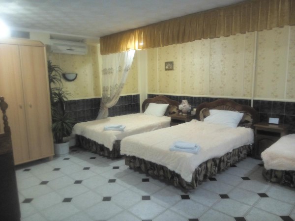  SMALL ITALY Hostel is located in Kherson, Kherson, 2.2 km from the city bus station. It offers a 24-
