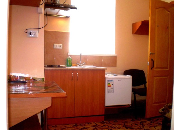 Невелика студія, центр Миколаєва, на Соборній (Макдональдс)