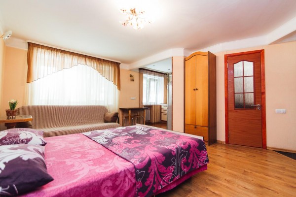 Centr 1 floor on Triitskaya