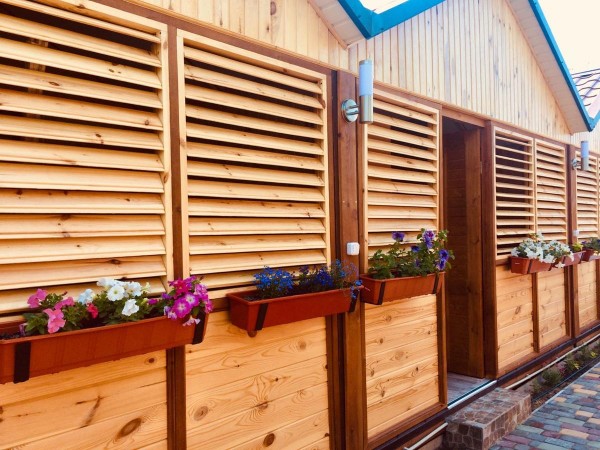 Cottage-Lux holiday homes are located in the city of Skadovsk. Featuring free Wi-Fi, air condition