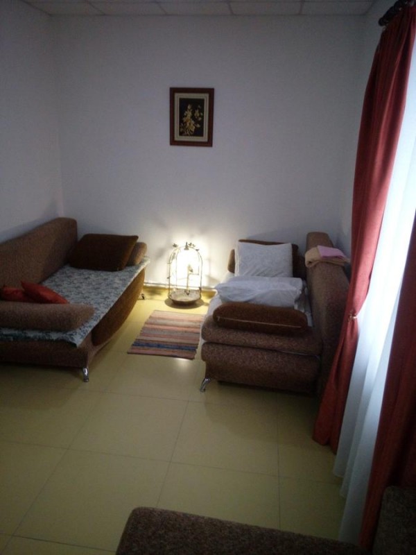 Gorodok Hostel is located in the village of Prybrezhki. Guests have access to a shared lounge. You