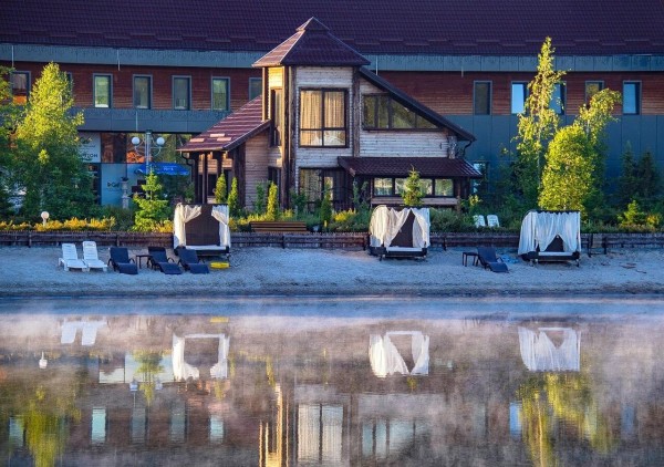 Курортний готель Olympic Village