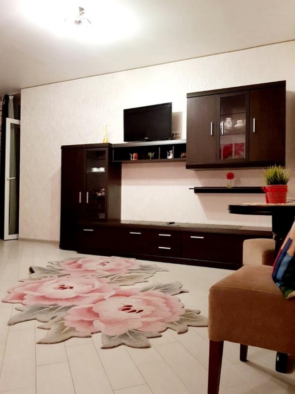 Світлі апартаменти з балконом