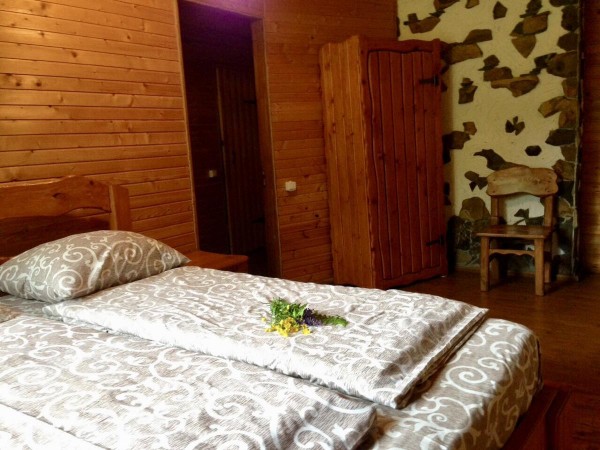 Розгирче, Улица Подберезная, 7 , Розгирче, 82472, Украина