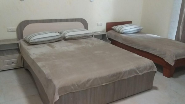  Salute 3 resort hotel is located in the village of Kurortnoye. All rooms have a flat-screen TV wi