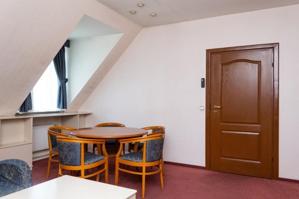 Online booking is not possible, because the owner of the database did not provide the necessary information, contact the manager of the Lookfor website 380938856096 All rooms have cable TV and a private bathroom. Free Wi-Fi and free private parking are av