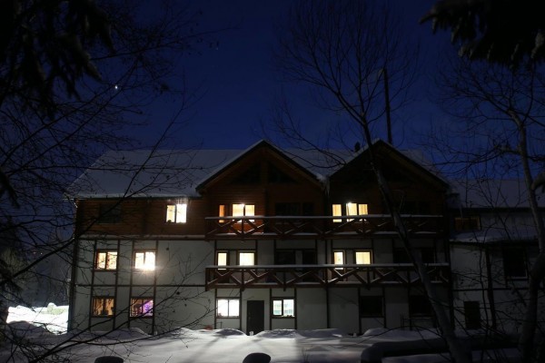  The Cheremosh Hotel is located in the village of Yablunytsya. It features a restaurant, fitness cent