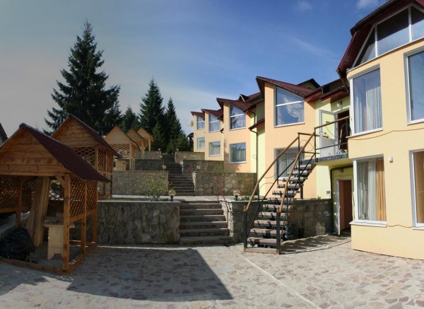 Готель Postoyalyi Dvir