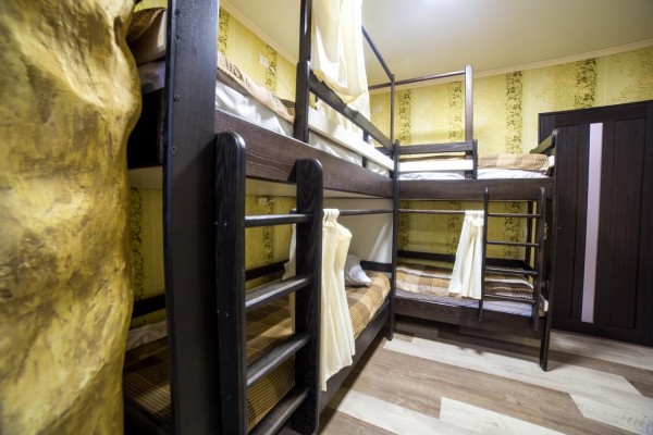Hostel "Zatyshok" is located in the village of Lutsk. It offers a 24-hour front desk and free Wi-Fi t