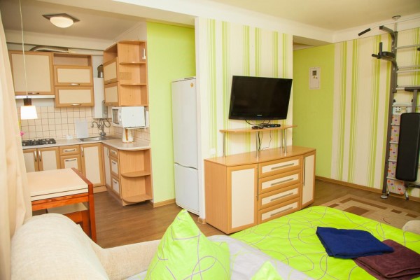 Semi-luxury Apartment on Nezalezhnoi Ukrаiny 65-B near Intourist Hotel