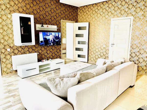 *Де Елите на Лите*Де Елите на Литейной*йной*