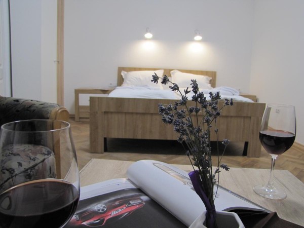 Apartment on Doroshenka