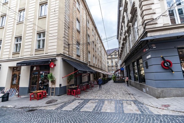 F /A Golden Rose l Apartments l Lviv Historical City Centre