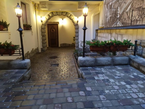 RynOK 25 Deluxe Lviv Center