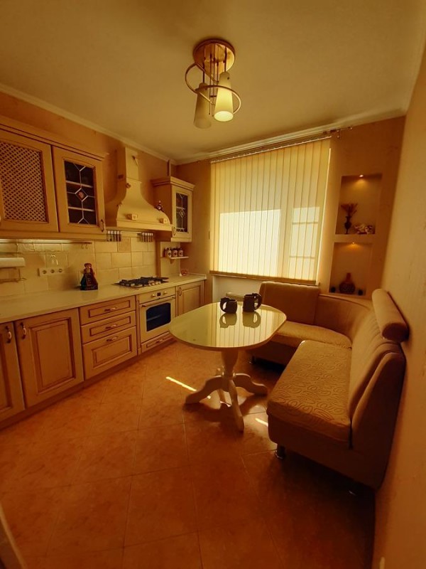 Apartment Nishchynskoho 16