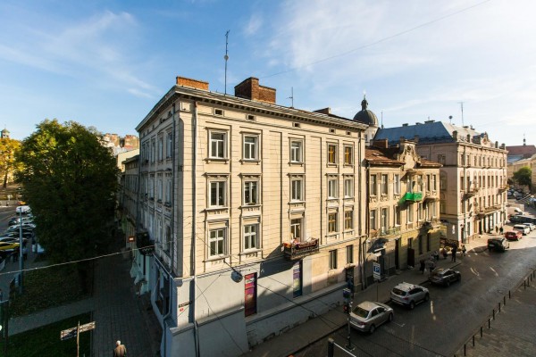 Класична стильна 3-кім. квартира на Театральній (Центр)