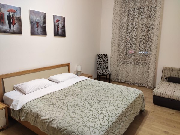 Двокімнатна за 2 хв пішки від Оперного