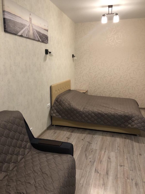 Apart Odessa Pearl 8