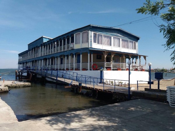 Ботель КЛЕВОЕ МЕСТО