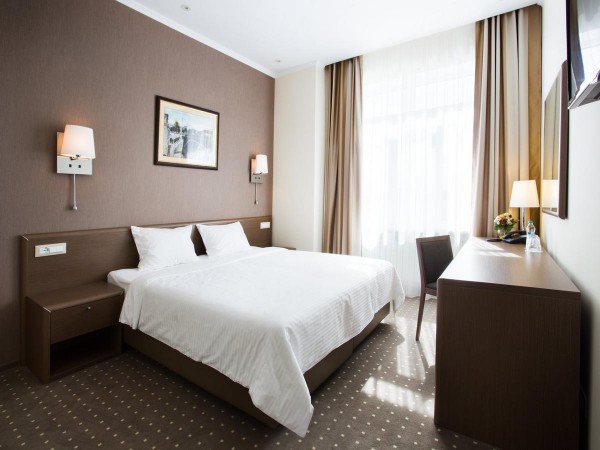 Готель Alexandrovskiy Hotel