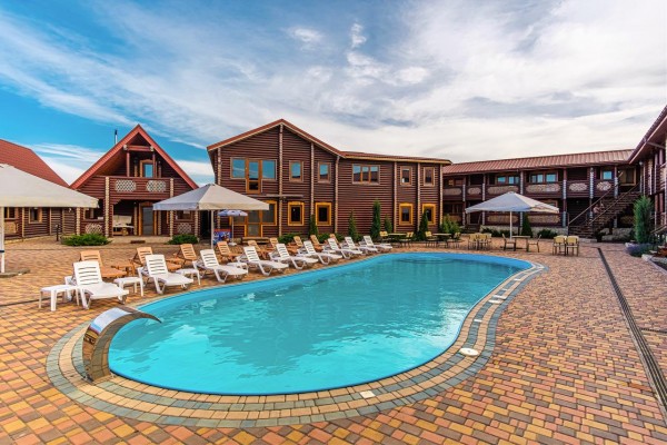 Готель Готель Берлога